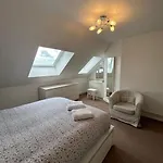 Nice House Close To The City Centre And Stadium