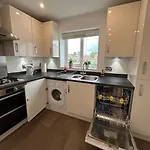Nice House Close To The City Centre And Stadium